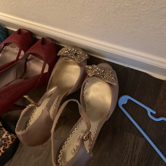 Shoes - Picture 4 of 8